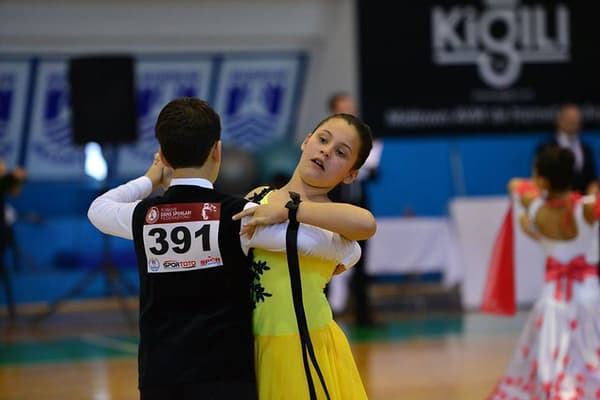 Emir Kaya Dans Okulu - Tango Kursu - 2. Fotoğraf