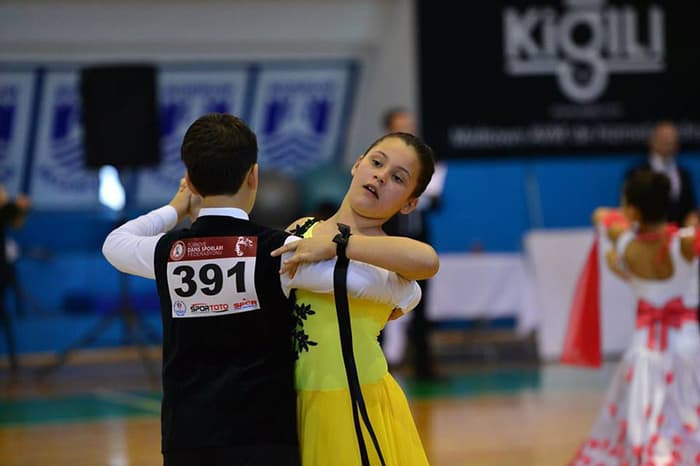 Emir Kaya Dans Okulu - Tango Kursu - 2. Fotoğraf
