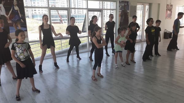 Emir Kaya Dans Okulu - Tango Kursu - 11. Fotoğraf