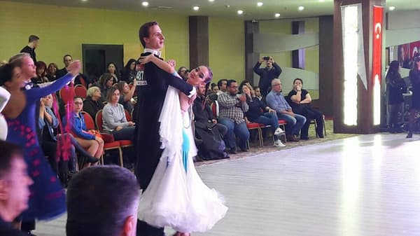 Emir Kaya Dans Okulu - Tango Kursu - 3. Fotoğraf